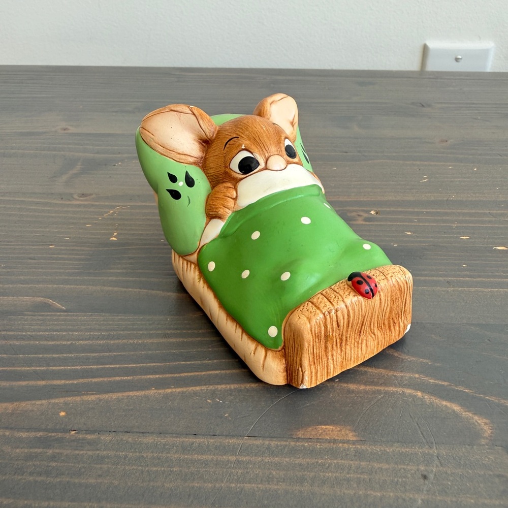 Vintage Pendelfin stoneware rabbit
Wakey